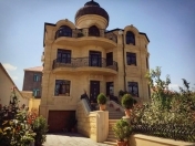 Satılır 8 otaqlı 500 m2 həyət evi Masazır