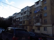 Satılır 2 otaqlı 45 m2 köhnə tikili Bakı Dövlət Universiteti