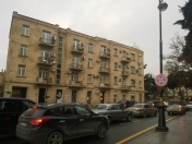 İcarəyə verilir 2 otaqlı 70 m2 köhnə tikili Azneft meydanı