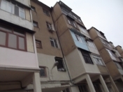 Satılır 4 otaqlı 100 m2 köhnə tikili Binə ticarət mərkəzi