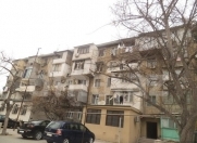 Satılır 2 otaqlı 55 m2 köhnə tikili Dövlət Statistika Komitəsi