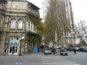 Satılır 4 otaqlı 125 m2 köhnə tikili Axundov bağı