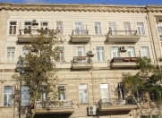 İcarəyə verilir 2 otaqlı 30 m2 ofis 28 Mall