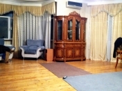 Satılır 3 otaqlı 135 m2 yeni tikili Azərbaycan Dillər Universiteti