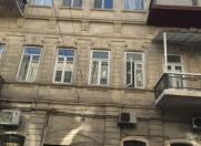 Satılır 1 otaqlı 47 m2 köhnə tikili İçəri Şəhər m.