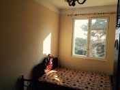 İcarəyə verilir 3 otaqlı 50 m2 köhnə tikili Memar Əcəmi m.