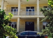 Satılır 7 otaqlı 300 m2 bağ evi Novxanı