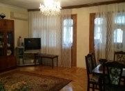 Satılır 3 otaqlı 92 m2 köhnə tikili 8 mkr