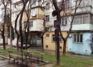 İcarəyə verilir 2 otaqlı 45 m2 köhnə tikili Ayna Sultanova heykəli