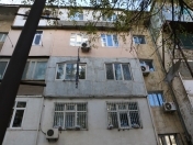 Satılır 3 otaqlı 100 m2 köhnə tikili Zabitlər parkı