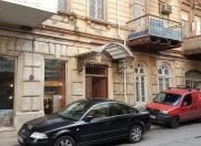 İcarəyə verilir 4 otaqlı 200 m2 köhnə tikili Sahil bağı