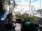 Satılır 3 otaqlı 70 m2 köhnə tikili Axundov bağı