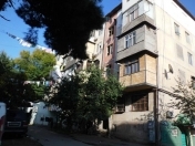 Satılır 2 otaqlı 50 m2 köhnə tikili Zərifə Əliyeva adına park