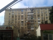 Satılır 4 otaqlı 85 m2 köhnə tikili Neapol dairəsi