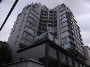 İcarəyə verilir 4 otaqlı 220 m2 yeni tikili Mərkəzi Univermaq