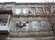 İcarəyə verilir 3 otaqlı 65 m2 köhnə tikili İçəri Şəhər