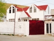 Satılır 7 otaqlı 200 m2 həyət evi Bayıl parkı