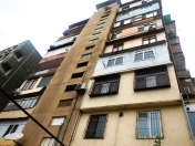 Satılır 2 otaqlı 61 m2 köhnə tikili Zərifə Əliyeva adına park