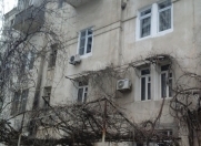 Satılır 3 otaqlı 80 m2 köhnə tikili Nəsimi bazarı