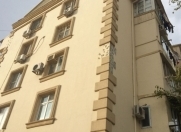 Satılır 2 otaqlı 45 m2 köhnə tikili Dövlət Statistika Komitəsi