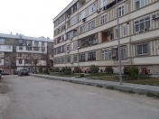 Satılır 3 otaqlı 90 m2 köhnə tikili Ayna Sultanova heykəli