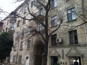 Satılır 3 otaqlı 84 m2 köhnə tikili Tibb Universiteti