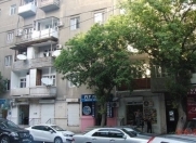 Satılır 3 otaqlı 70 m2 köhnə tikili Tibb Universiteti