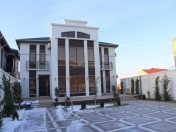 Satılır 6 otaqlı 420 m2 həyət evi Badamdar