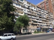 Satılır 3 otaqlı 90 m2 köhnə tikili Tibb Universiteti