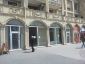 İcarəyə verilir 8 otaqlı 200 m2 obyekt Gənclik m.