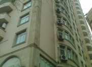 Satılır 6 otaqlı 220 m2 obyekt Gənclik m.