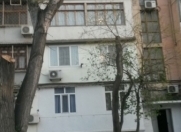 Satılır 3 otaqlı 90 m2 köhnə tikili 8 mkr