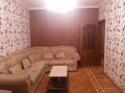 Satılır 3 otaqlı 75 m2 köhnə tikili Zərifə Əliyeva adına park