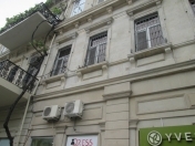 Satılır 3 otaqlı 60 m2 köhnə tikili Axundov bağı