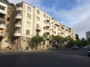 Satılır 3 otaqlı 84 m2 köhnə tikili Dostluq kinoteatrı