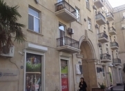 İcarəyə verilir 3 otaqlı 70 m2 köhnə tikili Dostluq kinoteatrı