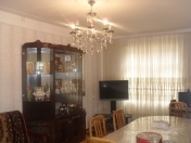 Satılır 3 otaqlı 70 m2 köhnə tikili Ukrayna dairəsi