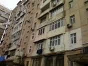 Satılır 2 otaqlı 85 m2 köhnə tikili Bakı Asiya Universiteti