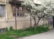 Satılır 3 otaqlı 75 m2 köhnə tikili Sərhədçi İdman kompleksi