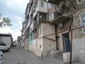 Satılır 1 otaqlı 35 m2 köhnə tikili Səbail r.