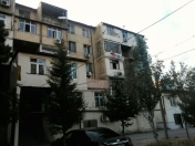 Satılır 3 otaqlı 61 m2 köhnə tikili Ayna Sultanova heykəli