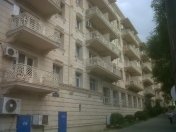 Satılır 2 otaqlı 50 m2 köhnə tikili Hüseyn Cavid parkı