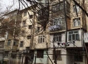 Satılır 2 otaqlı 42 m2 köhnə tikili Respublika stadionu