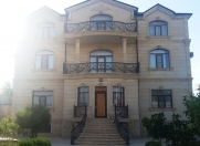 Satılır 10 otaqlı 960 m2 həyət evi Badamdar