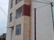 Satılır 4 otaqlı 130 m2 yeni tikili Xırdalan