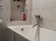 İcarəyə verilir 3 otaqlı 65 m2 köhnə tikili Ukrayna dairəsi