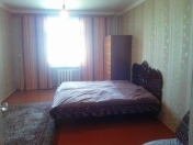 İcarəyə verilir 3 otaqlı 80 m2 köhnə tikili Bayıl parkı