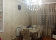 Satılır 3 otaqlı 60 m2 köhnə tikili Neapol dairəsi