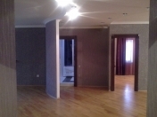 İcarəyə verilir 3 otaqlı 100 m2 köhnə tikili Tibb Universiteti