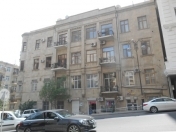 Satılır 6 otaqlı 240 m2 köhnə tikili İçəri Şəhər m.